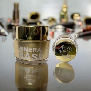 Kashi Mineral Base – Lightweight Coverage with Natural Glow